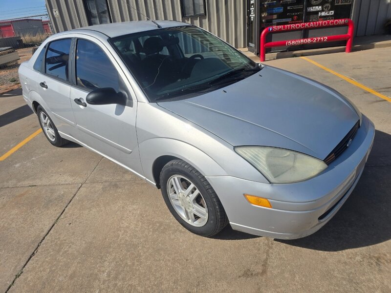 2001 Ford Focus SE 2.0L RUNS&DRIVES GREAT A/C COLD GOOD TIRES   - Photo 1 - Woodward, OK 73801