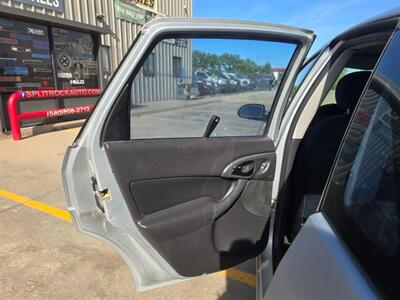 2001 Ford Focus SE 2.0L RUNS&DRIVES GREAT A/C COLD GOOD TIRES - Photo 36 - Woodward, OK 73801