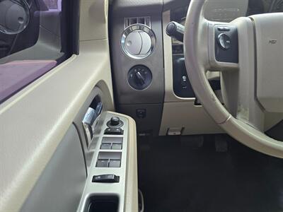 2013 Ford Expedition 4X4 1OWNER RUNS & DRIVES GREAT A/C GOOD TIRES - Photo 27 - Woodward, OK 73801