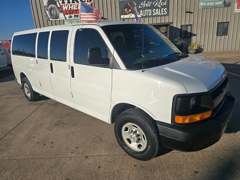 2007 Chevrolet Express LS 3500 15 PASSANGER A/C 6.0L RUNS&DRIVES GREAT!!!   - Photo 1 - Woodward, OK 73801