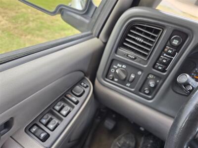 2005 Chevrolet Suburban 1500 LT 5.3l 4x4 1OWNER NEW TIRES CLEAN CARFAX!!   - Photo 21 - Woodward, OK 73801