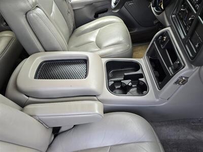 2005 Chevrolet Suburban 1500 LT 5.3l 4x4 1OWNER NEW TIRES CLEAN CARFAX!!   - Photo 32 - Woodward, OK 73801