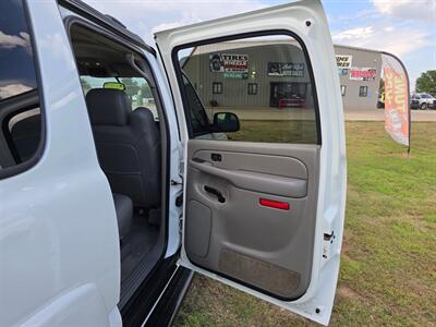 2005 Chevrolet Suburban 1500 LT 5.3l 4x4 1OWNER NEW TIRES CLEAN CARFAX!!   - Photo 52 - Woodward, OK 73801