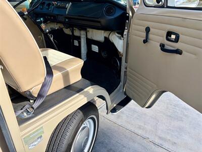 1971 Volkswagen Microbus   - Photo 31 - Palm Springs, CA 92264