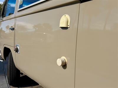 1971 Volkswagen Microbus   - Photo 38 - Palm Springs, CA 92264