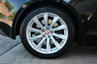 2020 Jaguar F-TYPE P340 - Photo 34 - Palm Springs, CA 92264