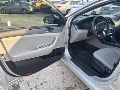 2019 Hyundai SONATA SE   - Photo 10 - Topeka, KS 66608