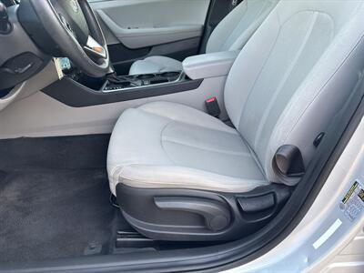 2019 Hyundai SONATA SE   - Photo 12 - Topeka, KS 66608