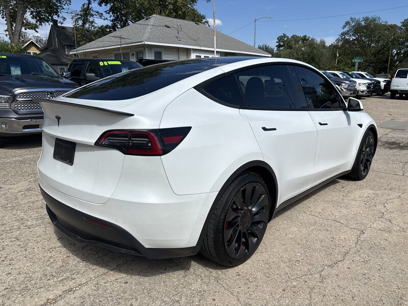 2021 Tesla Model Y Performance   - Photo 5 - Topeka, KS 66608