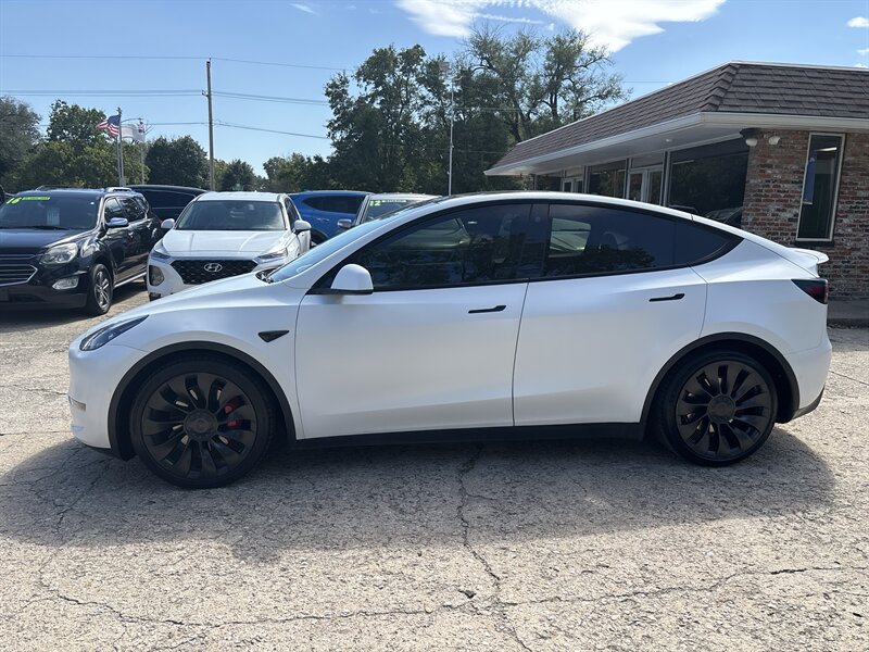 2021 Tesla Model Y Performance   - Photo 2 - Topeka, KS 66608