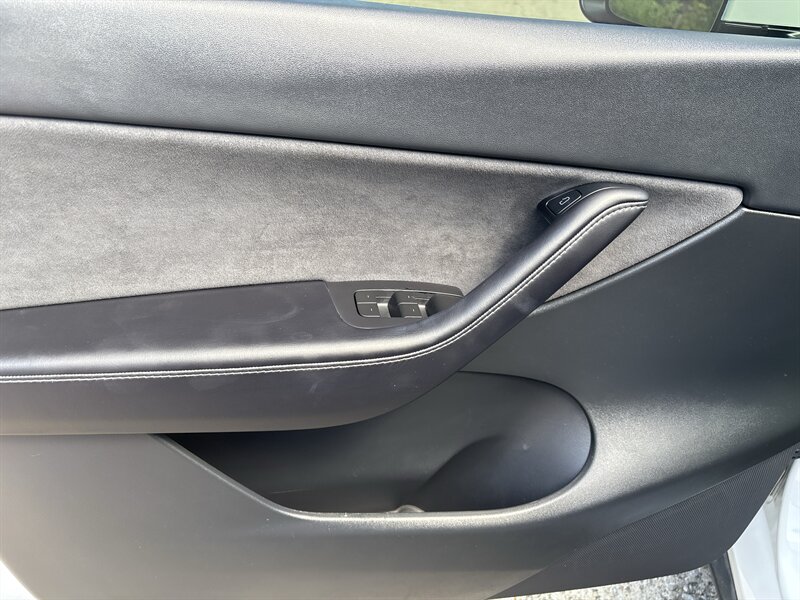 2021 Tesla Model Y Performance   - Photo 14 - Topeka, KS 66608