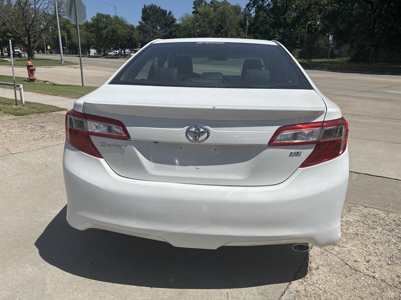 2014 Toyota Camry LE   - Photo 4 - Topeka, KS 66608
