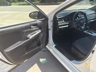 2014 Toyota Camry LE   - Photo 11 - Topeka, KS 66608