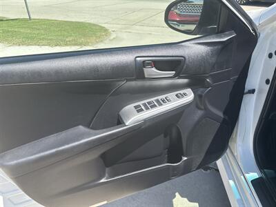 2014 Toyota Camry LE   - Photo 12 - Topeka, KS 66608