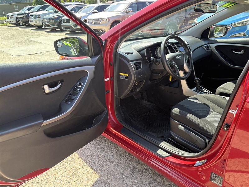 2017 Hyundai ELANTRA GT - Photo 10 - Topeka, KS 66608