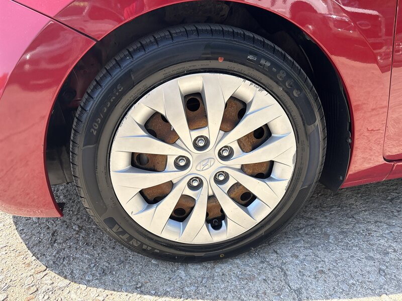 2017 Hyundai ELANTRA GT - Photo 8 - Topeka, KS 66608