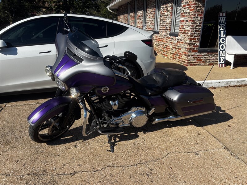 2017 Harley-Davidson Street Glide Special   - Photo 1 - Topeka, KS 66608