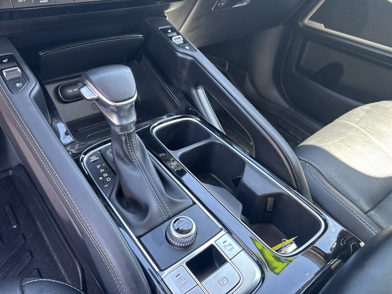 2022 Kia Telluride EX   - Photo 12 - Topeka, KS 66608