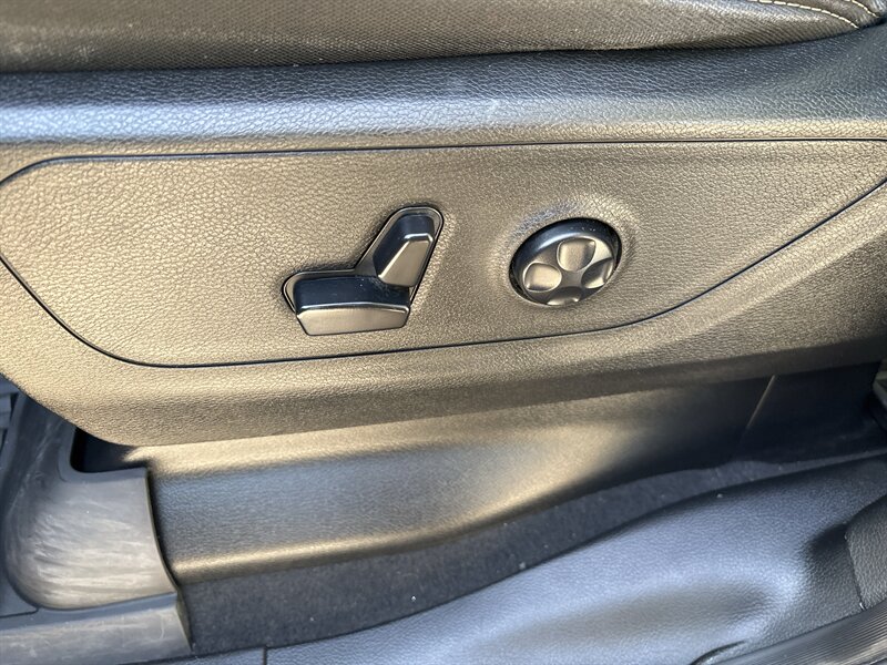 2019 RAM 1500 Big Horn   - Photo 16 - Topeka, KS 66608