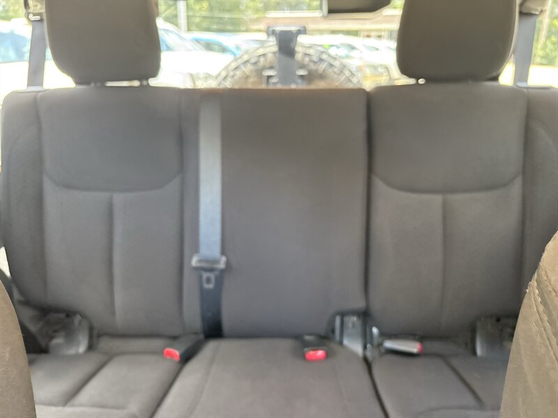 2015 Jeep Wrangler Unlimited Sport   - Photo 16 - Topeka, KS 66608