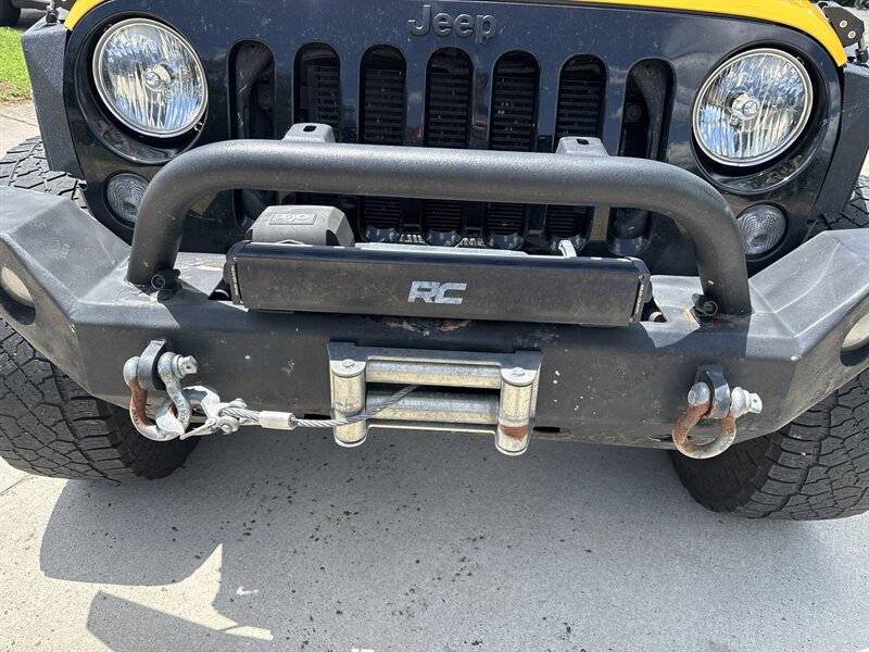 2015 Jeep Wrangler Unlimited Sport   - Photo 8 - Topeka, KS 66608