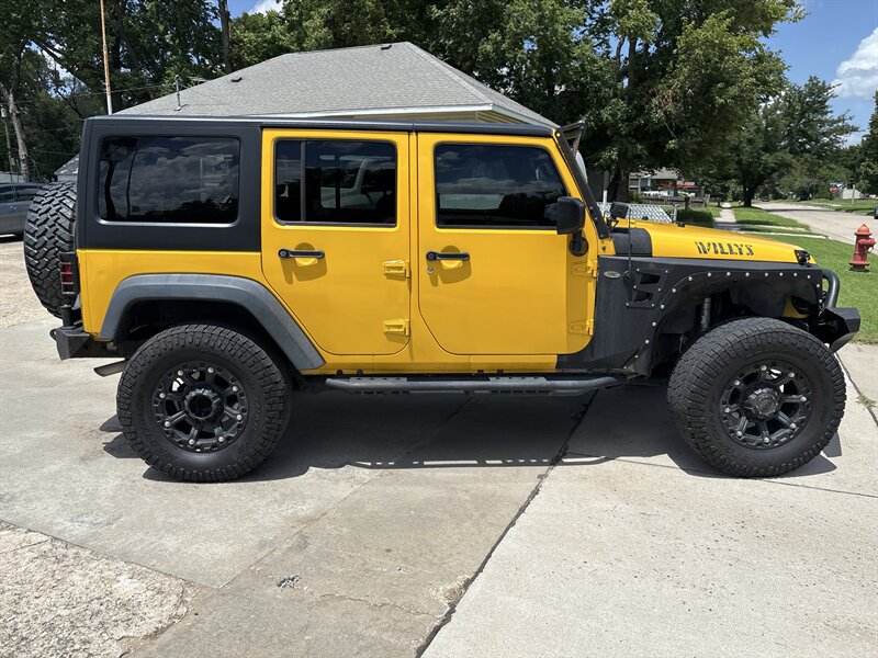 2015 Jeep Wrangler Unlimited Sport   - Photo 6 - Topeka, KS 66608
