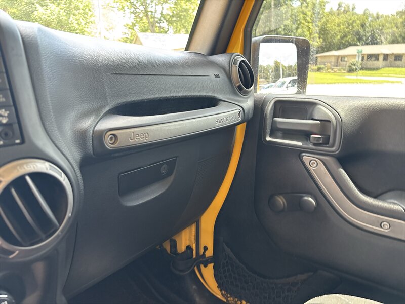 2015 Jeep Wrangler Unlimited Sport   - Photo 15 - Topeka, KS 66608