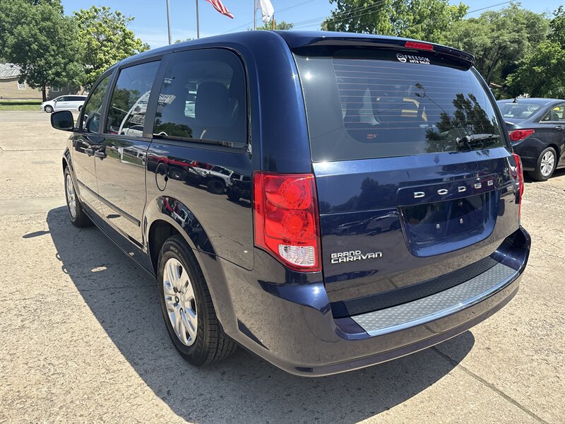 2016 Dodge Grand Caravan American Value Package - Photo 2 - Topeka, KS 66608