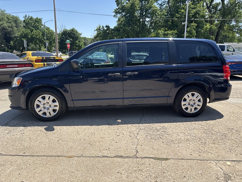 2016 Dodge Grand Caravan American Value Package - Photo 7 - Topeka, KS 66608
