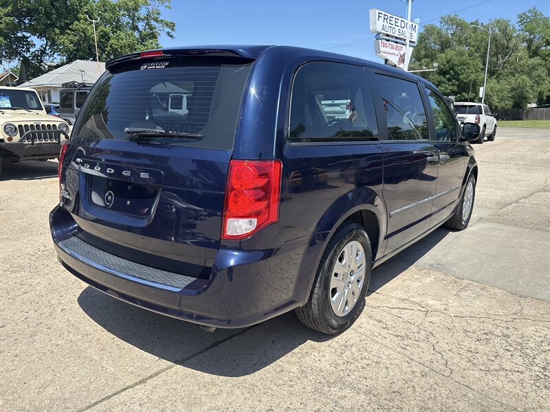 2016 Dodge Grand Caravan American Value Package - Photo 3 - Topeka, KS 66608