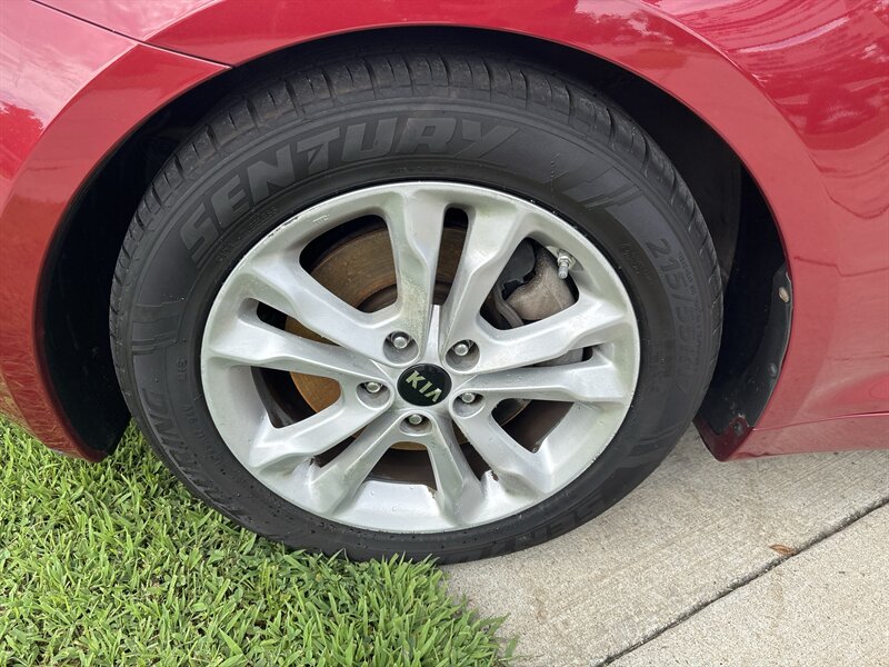 2011 Kia Optima EX Turbo   - Photo 7 - Topeka, KS 66608
