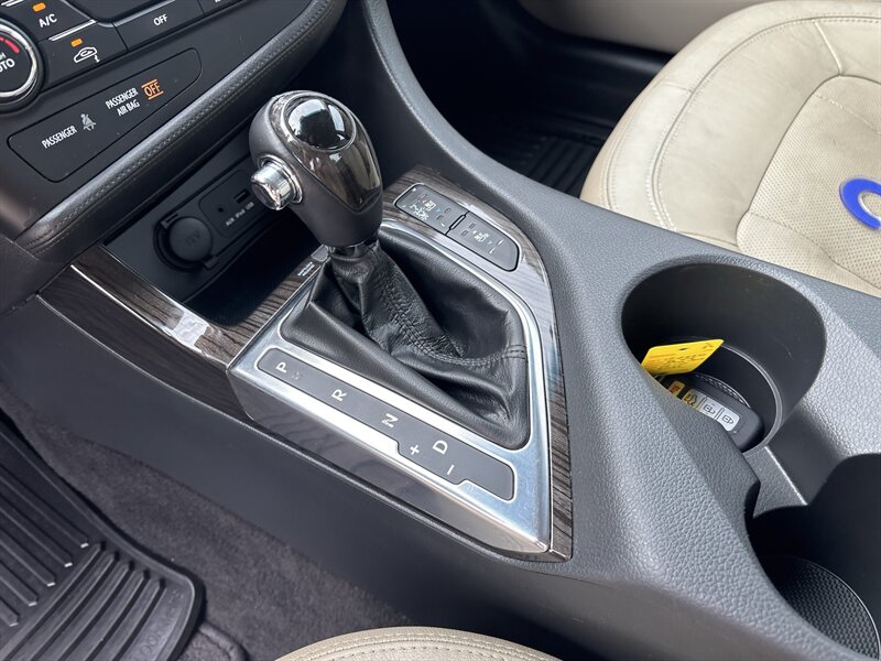 2011 Kia Optima EX Turbo   - Photo 14 - Topeka, KS 66608