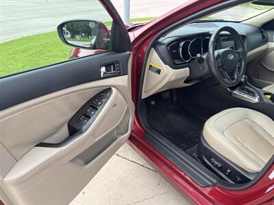 2011 Kia Optima EX Turbo   - Photo 9 - Topeka, KS 66608