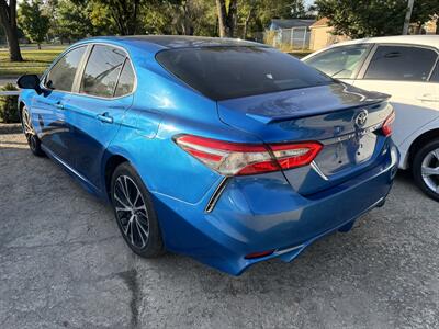 2018 Toyota Camry LE   - Photo 4 - Topeka, KS 66608