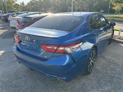 2018 Toyota Camry LE   - Photo 2 - Topeka, KS 66608