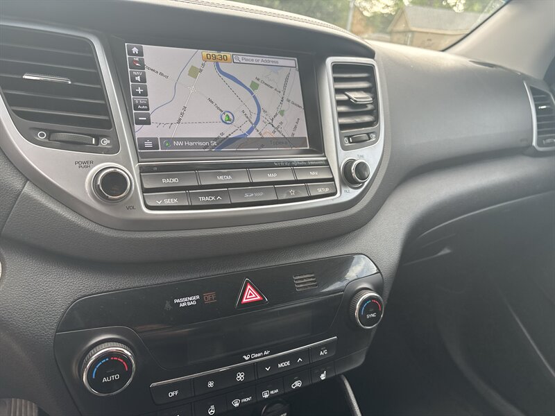 2018 Hyundai TUCSON Value - Photo 18 - Topeka, KS 66608