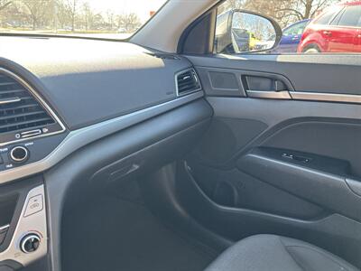 2018 Hyundai ELANTRA SEL   - Photo 19 - Topeka, KS 66608