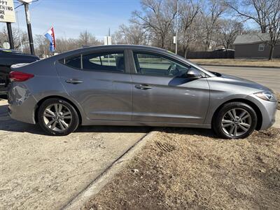 2018 Hyundai ELANTRA SEL   - Photo 2 - Topeka, KS 66608