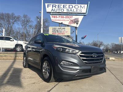 2016 Hyundai TUCSON SE - Photo 1 - Topeka, KS 66608