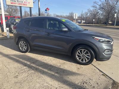 2016 Hyundai TUCSON SE - Photo 2 - Topeka, KS 66608