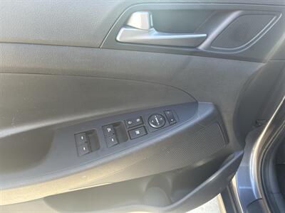 2016 Hyundai TUCSON SE - Photo 8 - Topeka, KS 66608