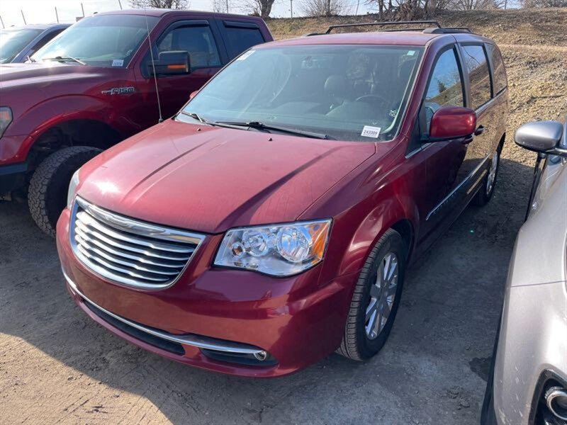2016 Chrysler Town & Country Touring's photo