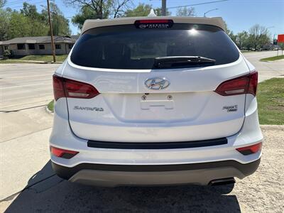 2018 Hyundai SANTA FE Sport 2.4L   - Photo 4 - Topeka, KS 66608