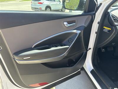 2018 Hyundai SANTA FE Sport 2.4L   - Photo 12 - Topeka, KS 66608