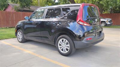 2020 Kia Soul LX   - Photo 5 - Topeka, KS 66608