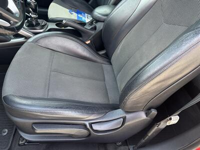 2014 Hyundai VELOSTER - Photo 13 - Topeka, KS 66608