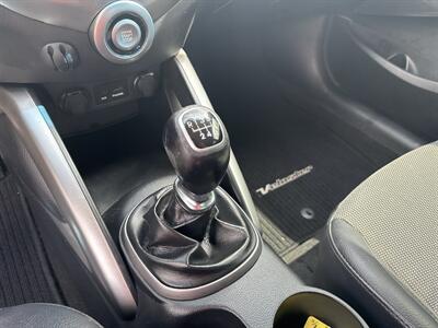 2014 Hyundai VELOSTER - Photo 19 - Topeka, KS 66608