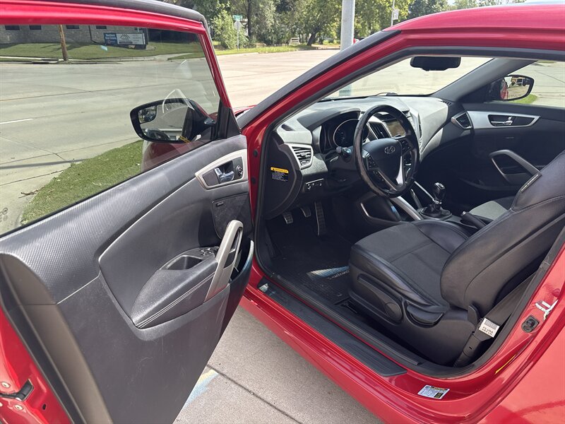 2014 Hyundai VELOSTER   - Photo 11 - Topeka, KS 66608