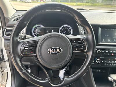 2017 Kia Niro EX - Photo 16 - Topeka, KS 66608