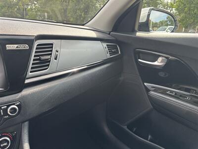 2017 Kia Niro EX - Photo 19 - Topeka, KS 66608
